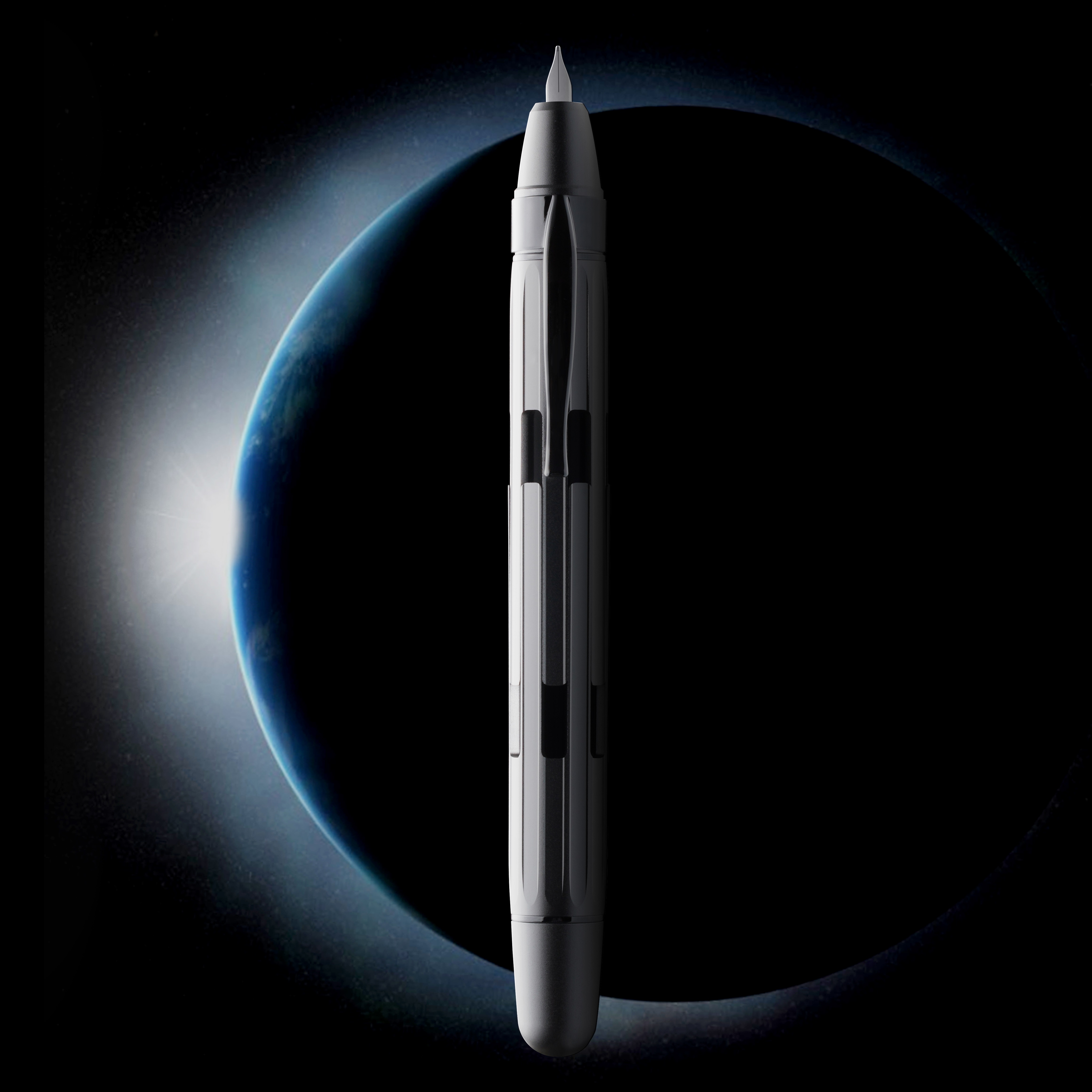 Nahvalur Eclipse Pure Silver Retractable Fountain Pen Nahvalur Eclipse Pure Silver Retractable Fountain Pen
