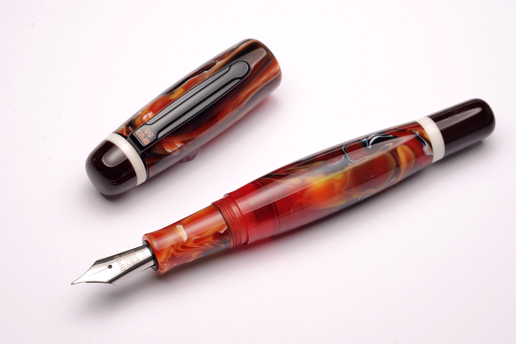 Opus 88 Bela Red Fountain pen Opus 88 Bela Red Fountain pen