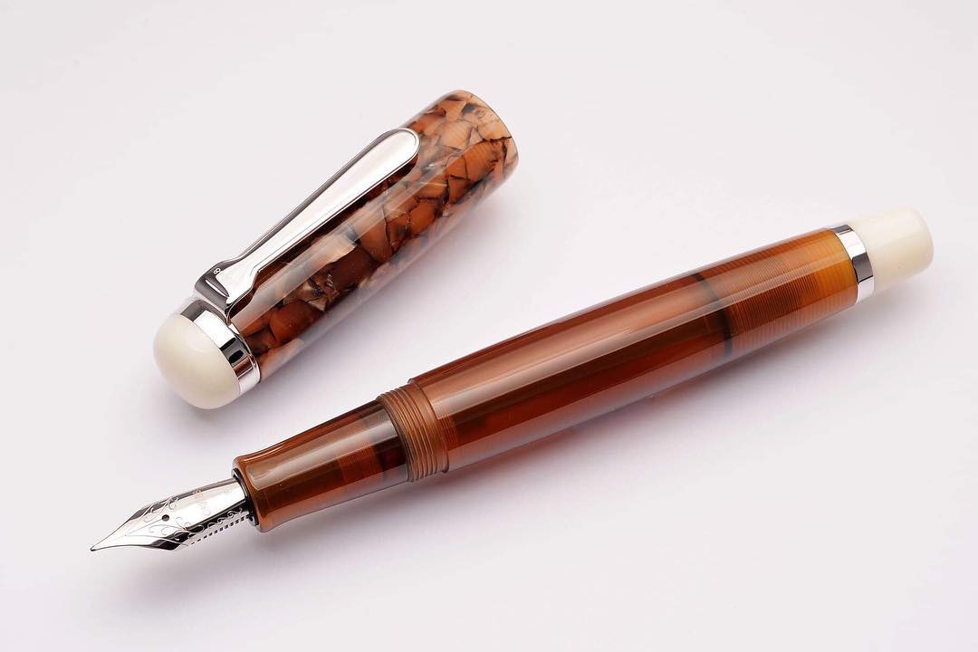 Opus 88 Omar Amber Fountain pen