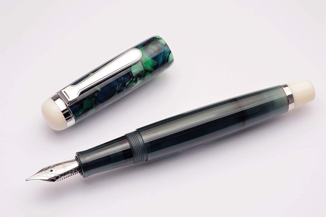 Opus 88 Omar Green Fountain pen Opus 88 Omar Green Fountain pen