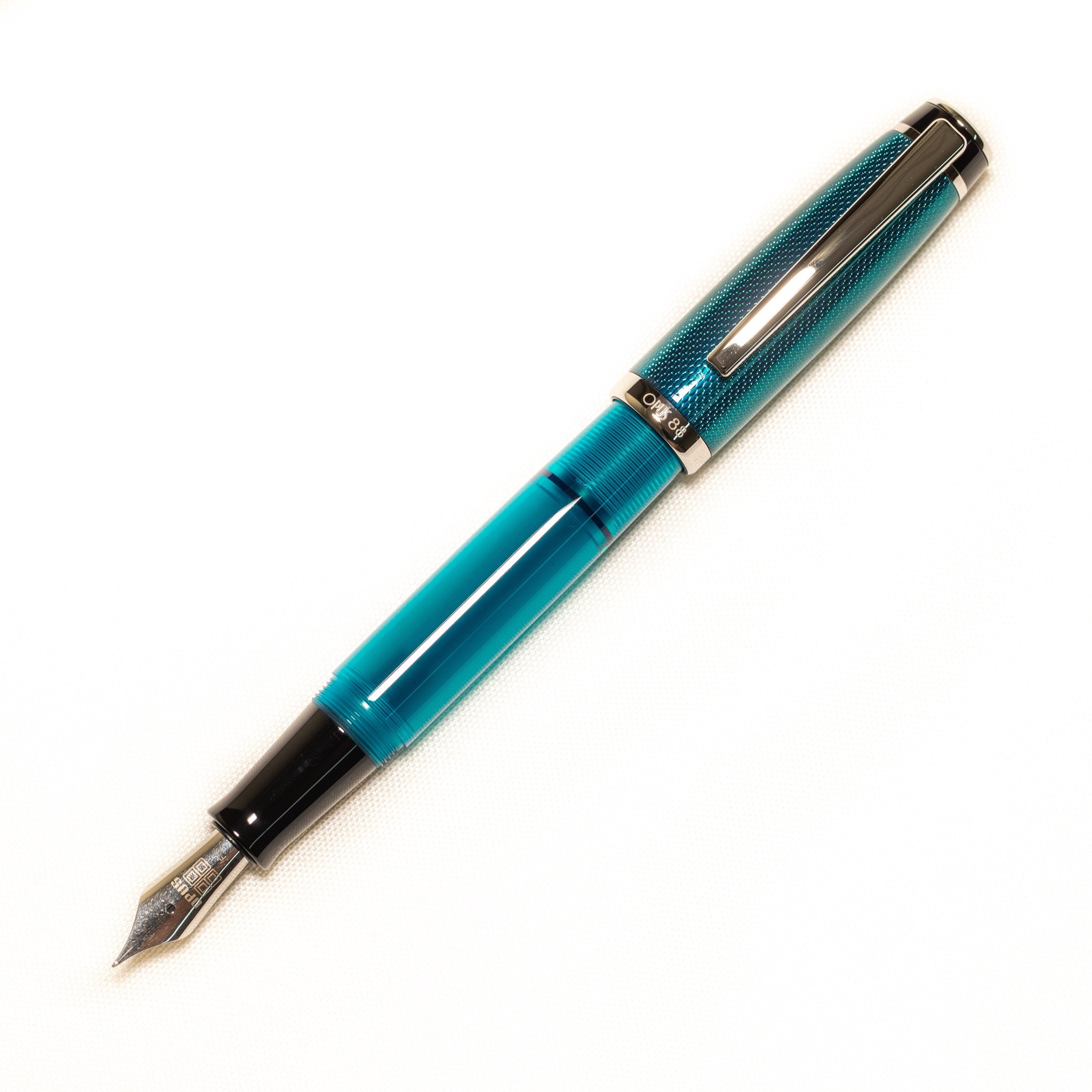 Opus 88 Opera Green Dot Fountain pen