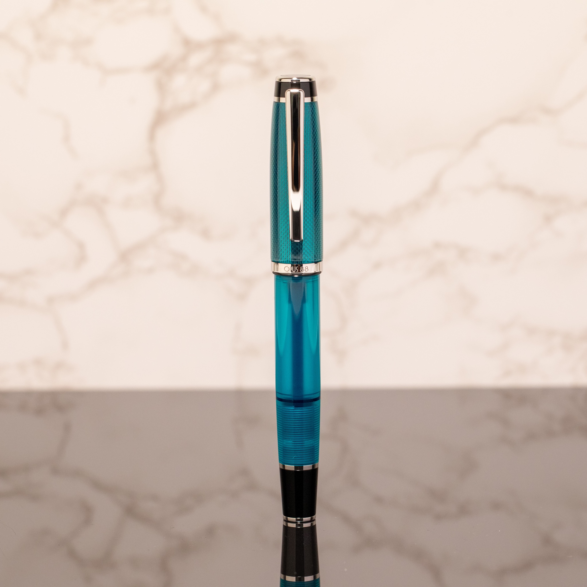 Opus 88 Opera Green Dot Fountain pen