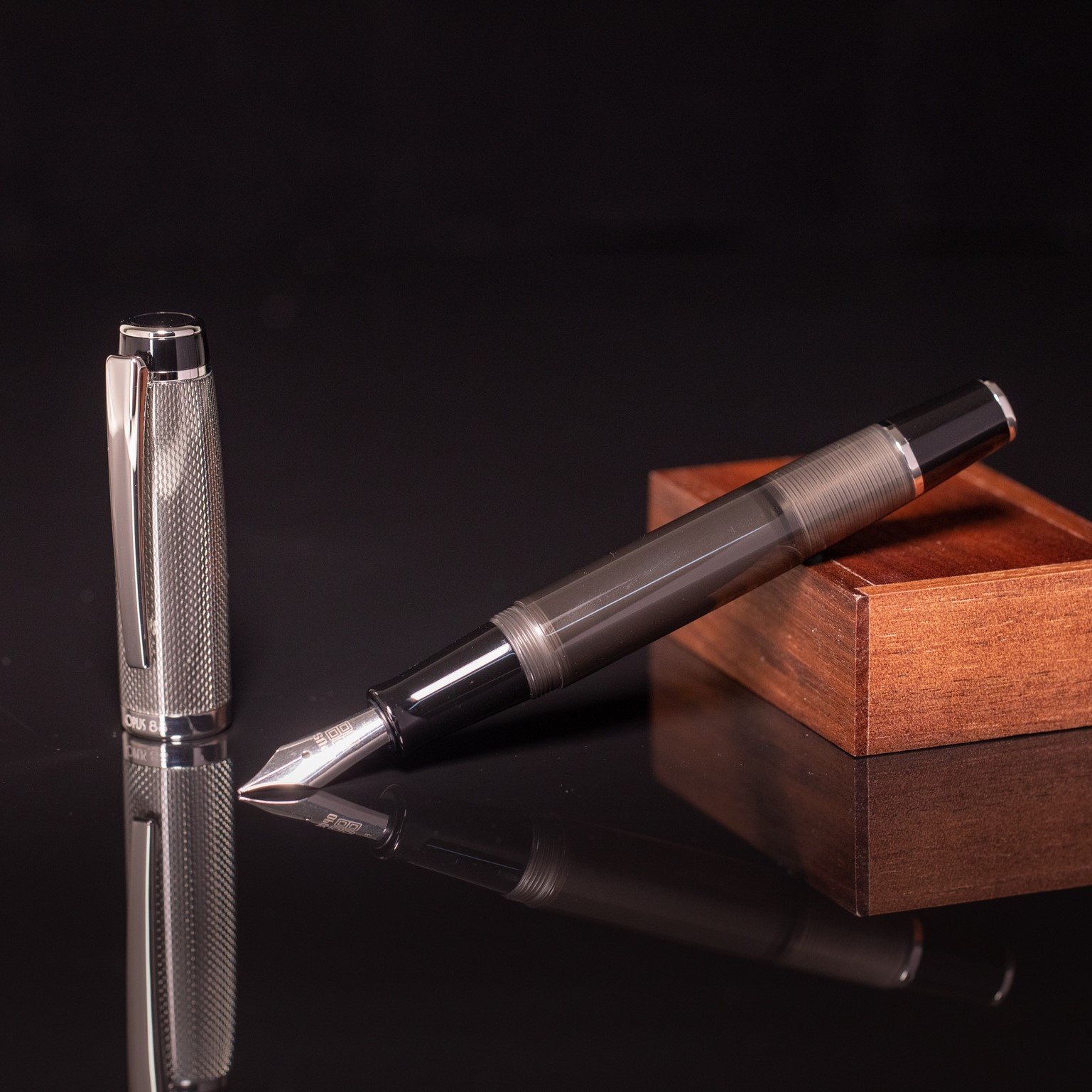 Opus 88 Opera Grey Dot Fountain pen