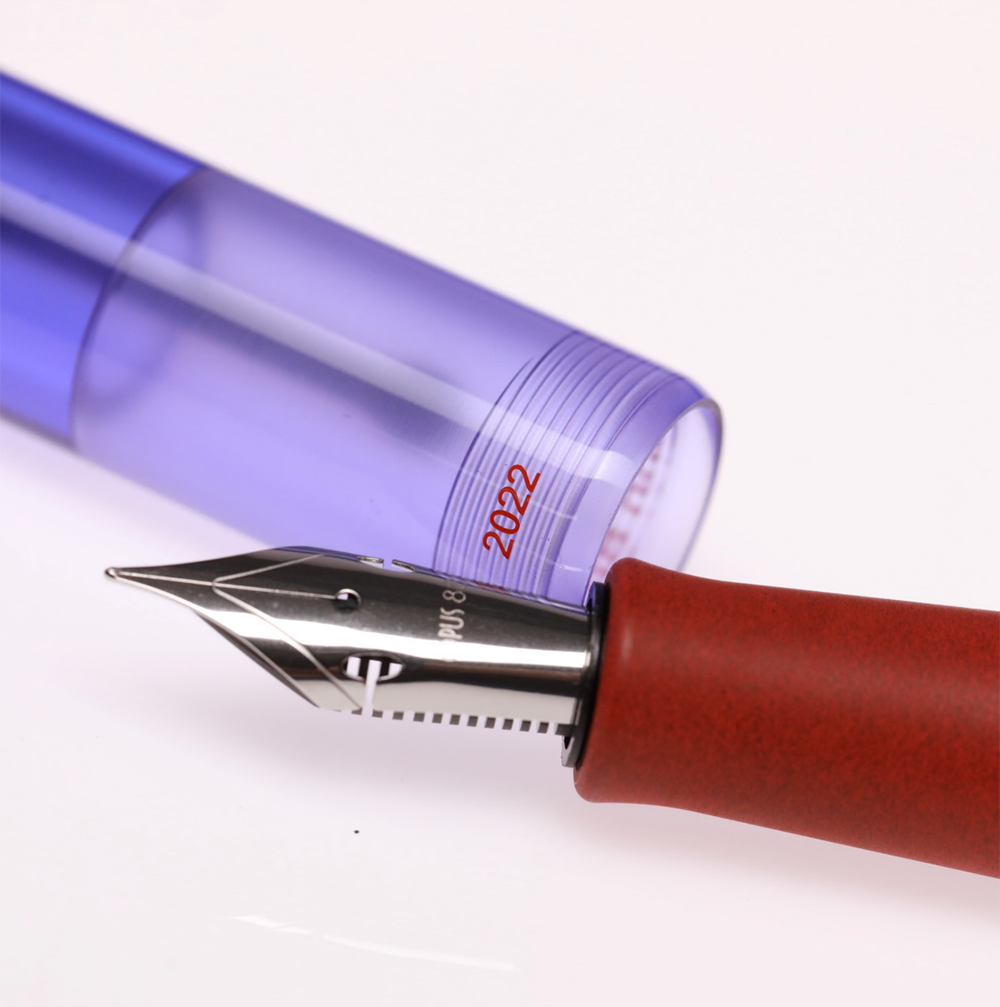 Opus 88 Demonstrator 2022 Color of the Year Pióro Wieczne