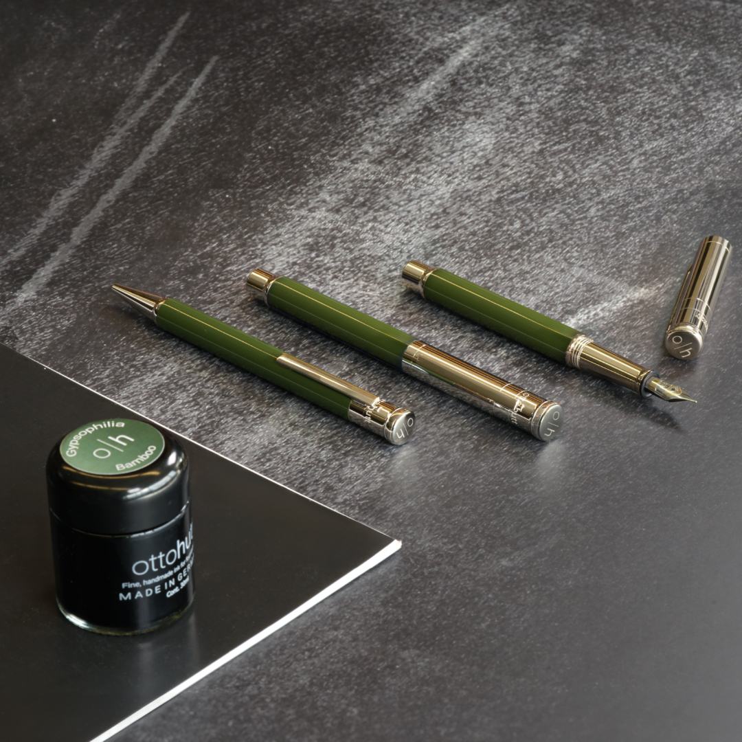 Otto Hutt Design 04 Olive Green Ballpoint Otto Hutt Design 04 Olive Green Ballpoint