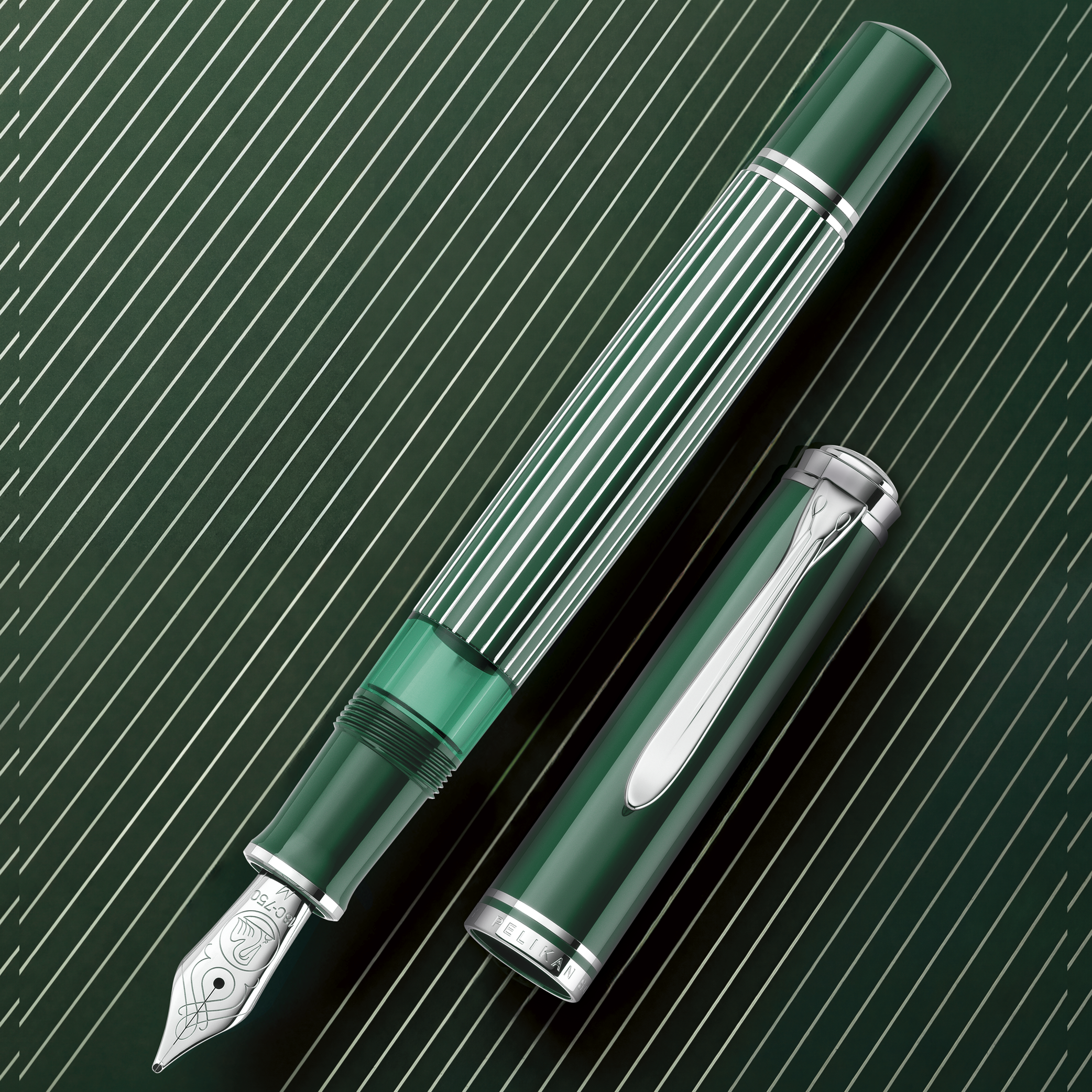 Pelikan Souverän M815 Metal Striped Green Fountain pen
