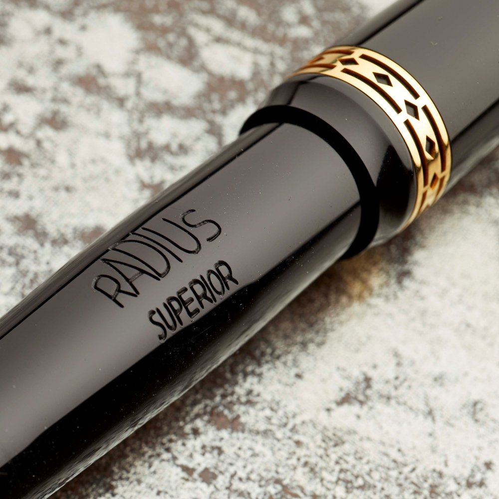 Radius Superior Corniglia Black Caneta de Tinta Permanente