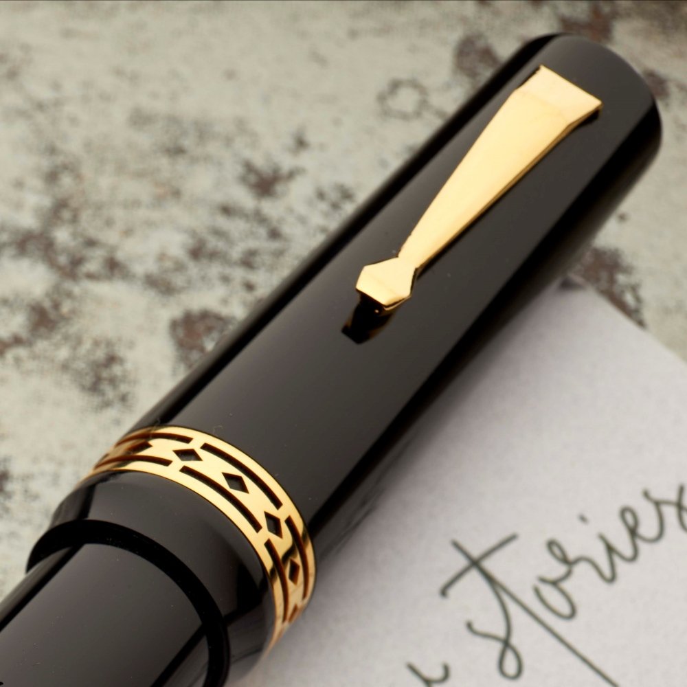 Radius Superior Corniglia Black Caneta de Tinta Permanente