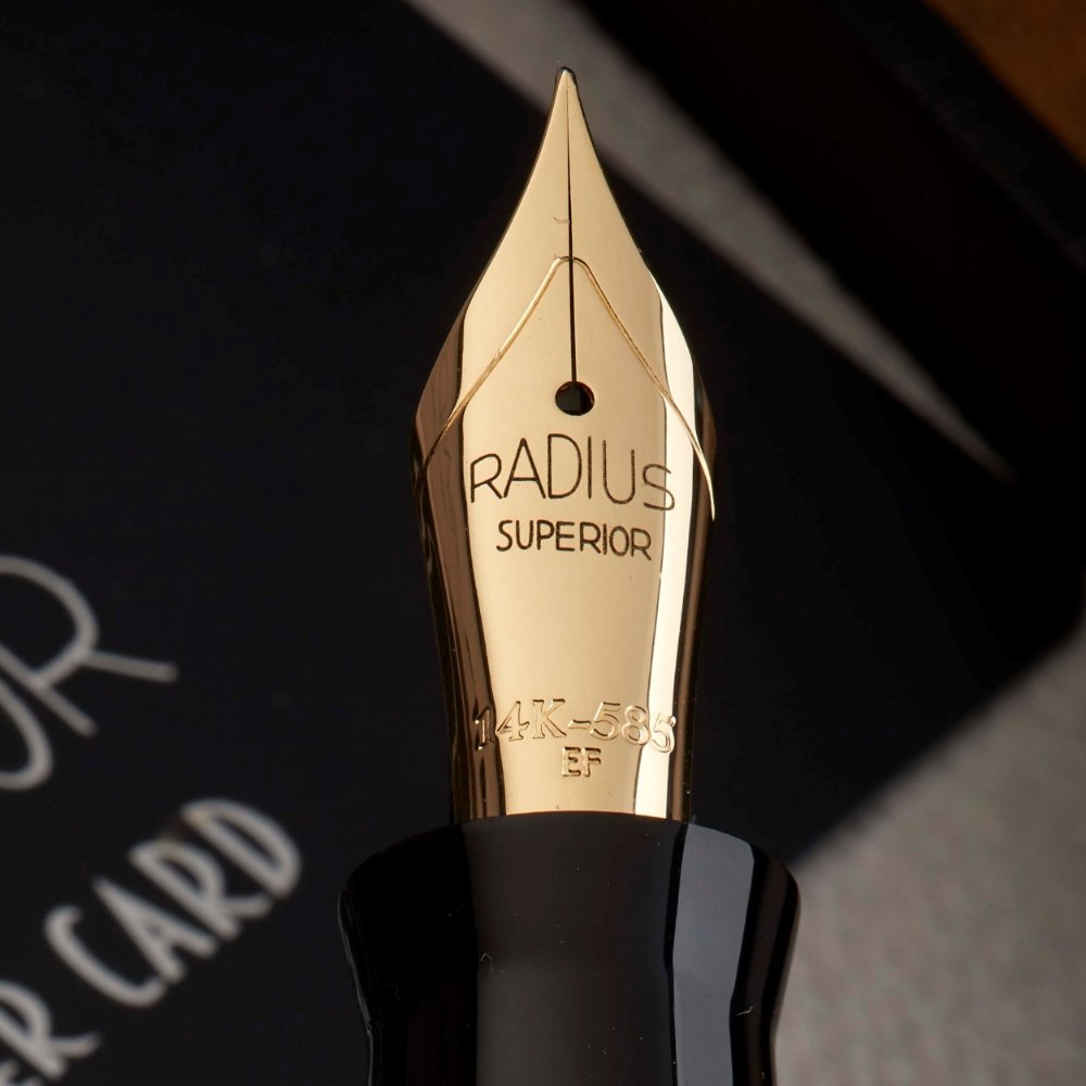Radius Superior Monterosso Red Fountain pen