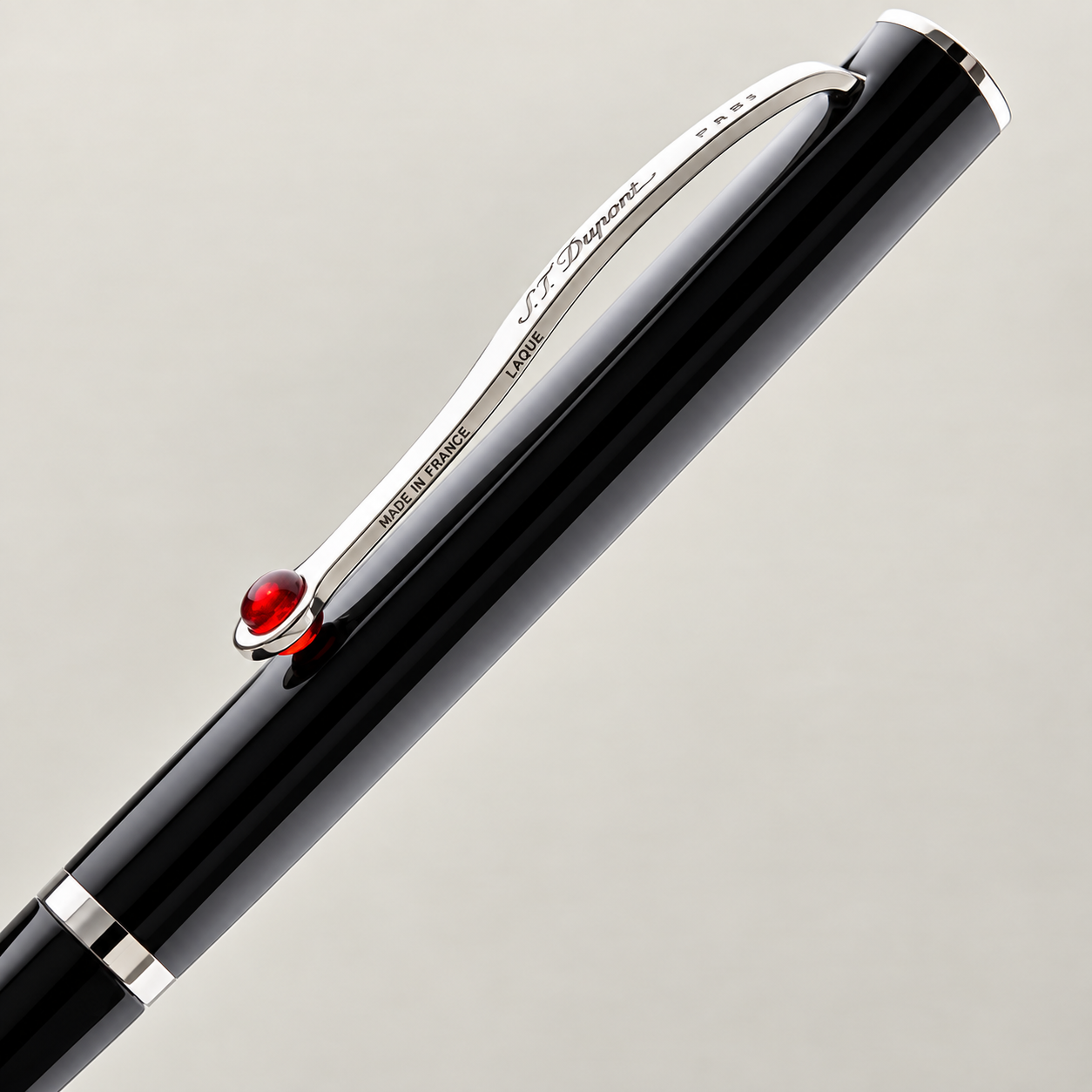 S.T. Dupont Mon Dupont Karl Lagerfeld Black Lacquer Ballpoint 435671