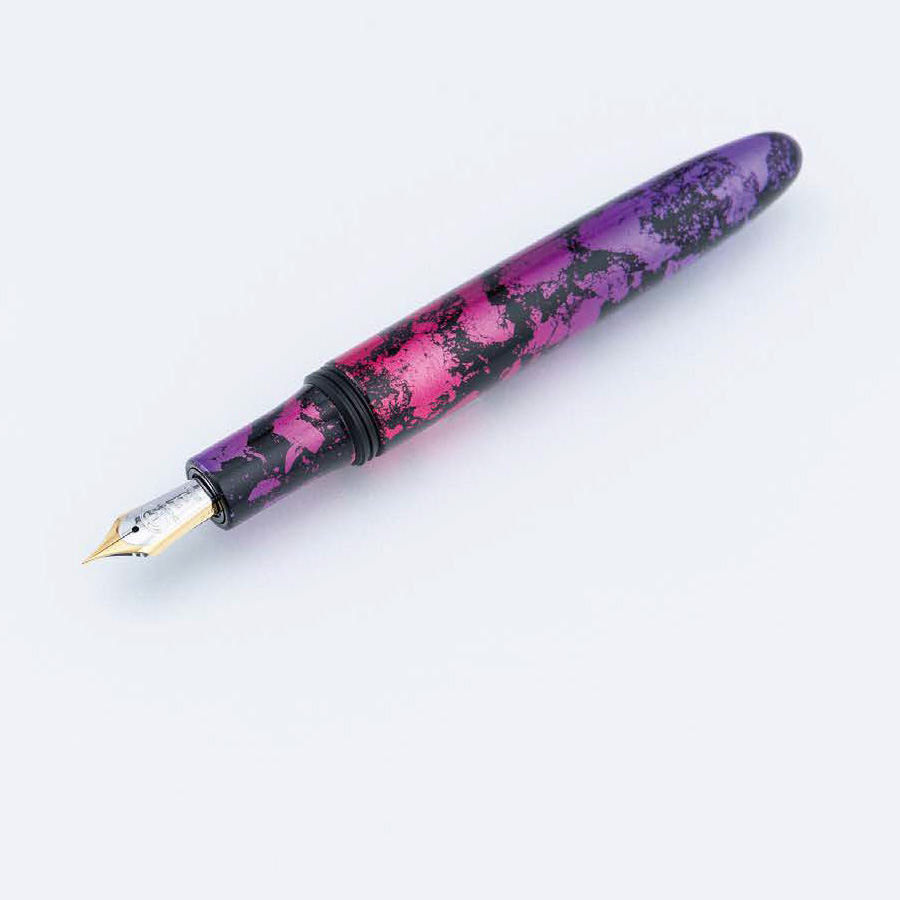 Taccia The Pitch Black Universe Aurora Fountain pen Taccia The Pitch Black Universe Aurora Fountain pen