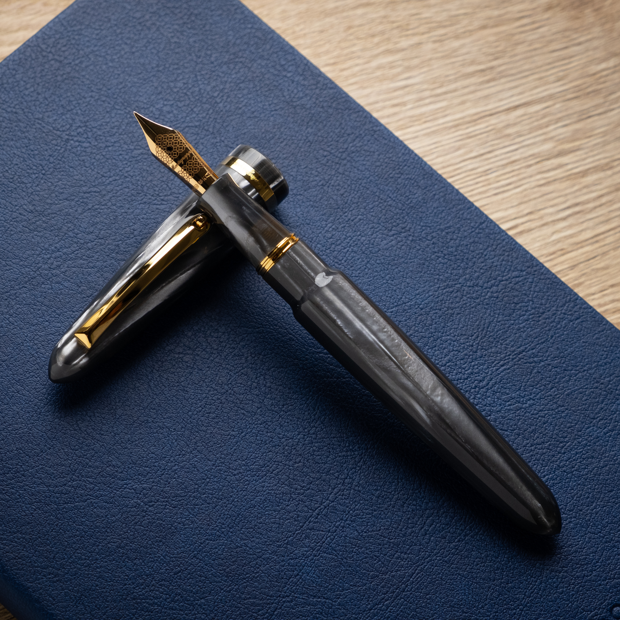 Montegrappa Venetia Pearl Grey Celluloid GT Fountain pen Montegrappa Venetia Pearl Grey Celluloid GT Fountain pen