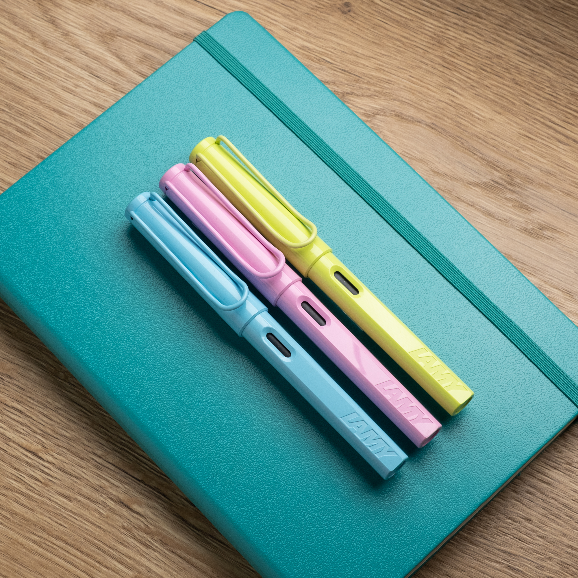 Lamy Safari Aqua Sky 2023 Special Edition Fountain Pen Lamy Safari Aqua Sky 2023 Special Edition Fountain Pen