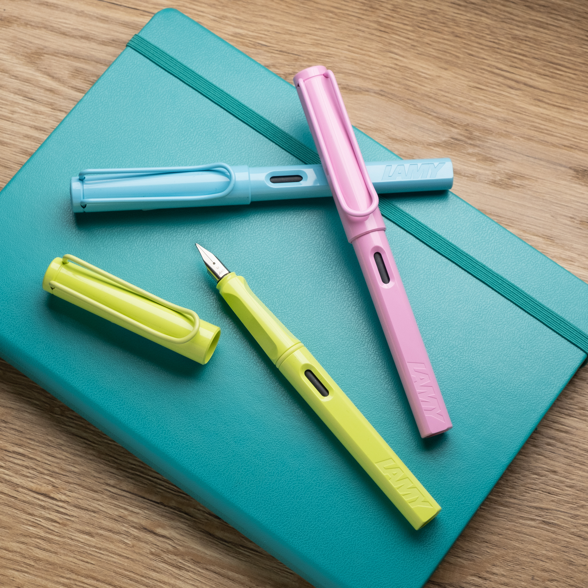 Lamy Safari Aqua Sky 2023 Special Edition Fountain Pen Lamy Safari Aqua Sky 2023 Special Edition Fountain Pen
