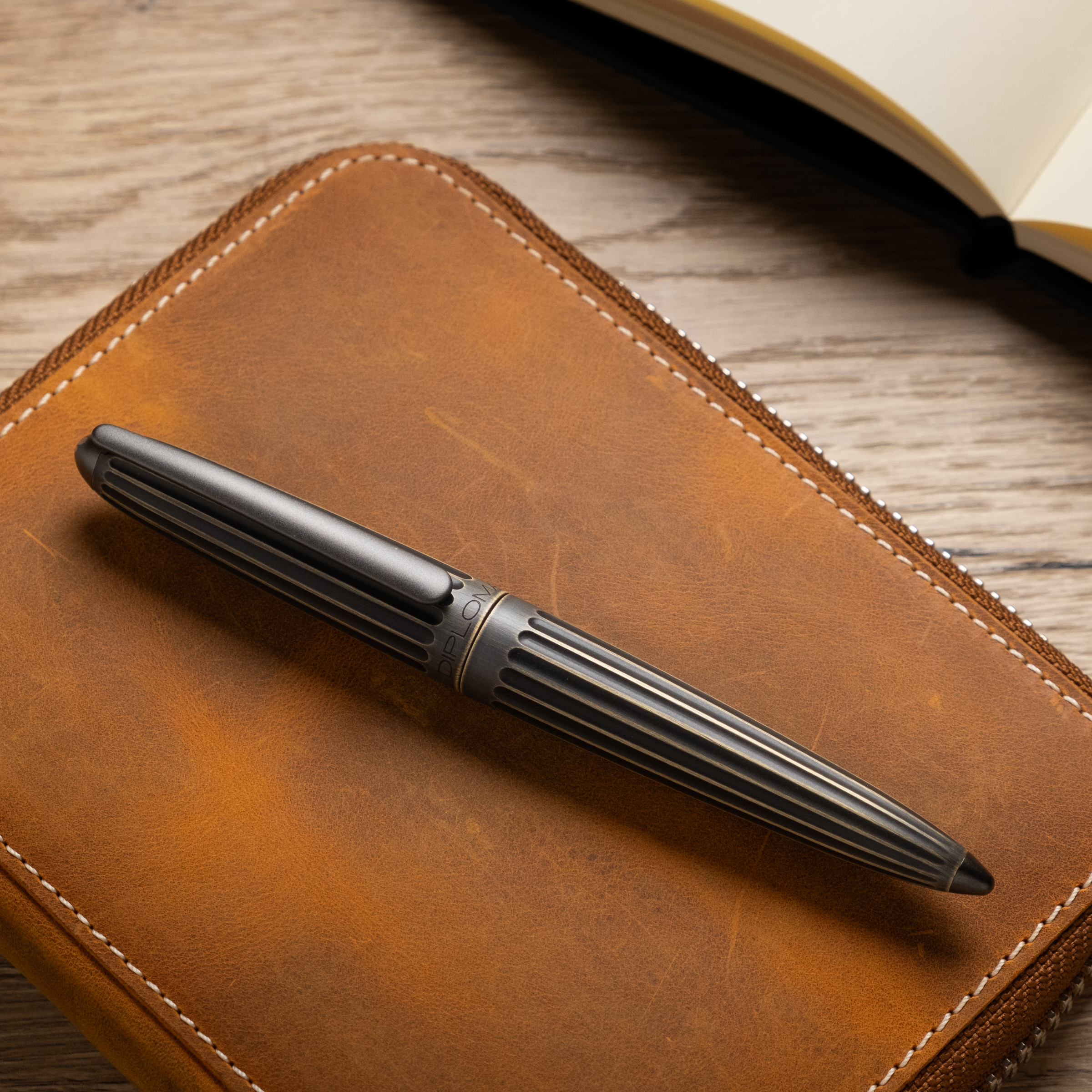 Diplomat Aero Oxyd Brass Füllfederhalter