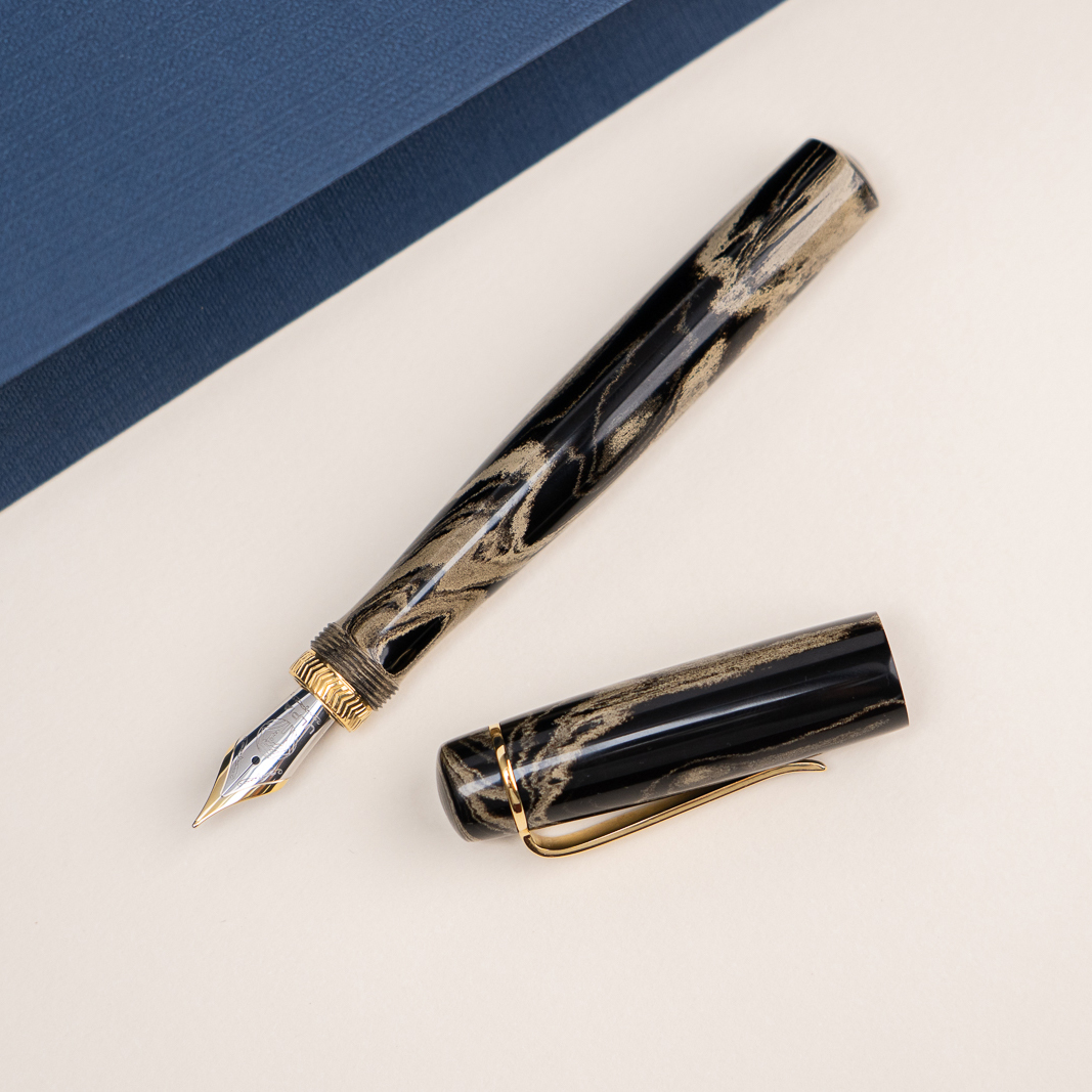 Ulpia 117 Ebonite Desert GT Plumo Estilográfica