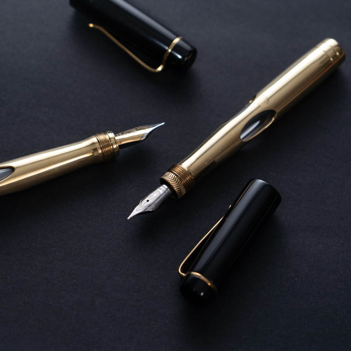 Ulpia 117 Ebonite Black and Brass Mira GT Vulpen