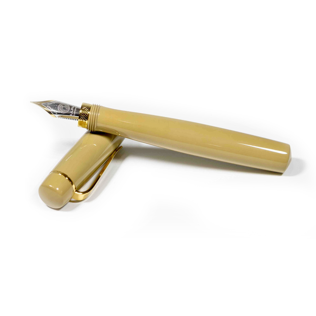 Ulpia 117 Ebonite Champagne GT Fountain pen Ulpia 117 Ebonite Champagne GT Fountain pen