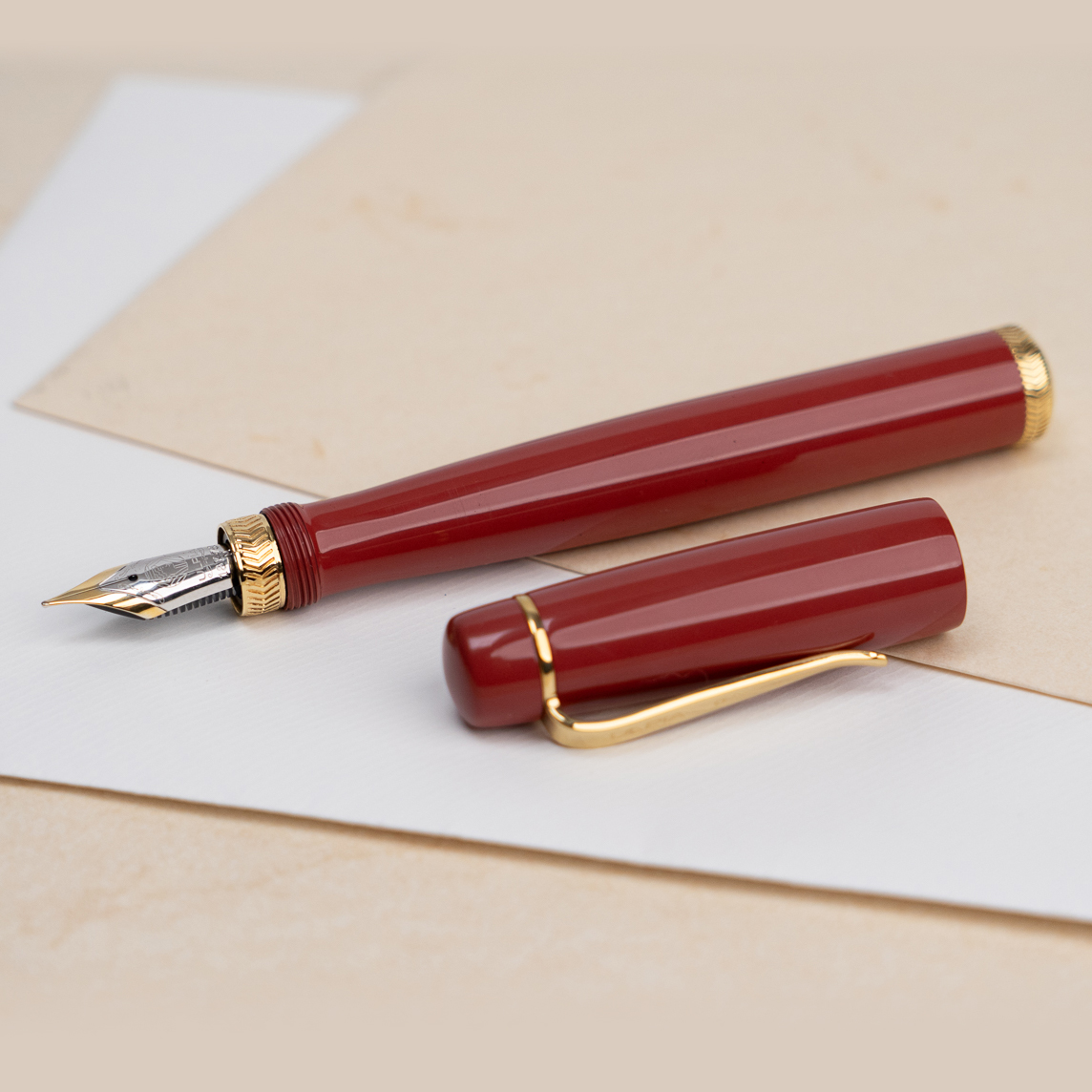 Ulpia Parix Ebonite Coral GT Fountain pen Ulpia Parix Ebonite Coral GT Fountain pen