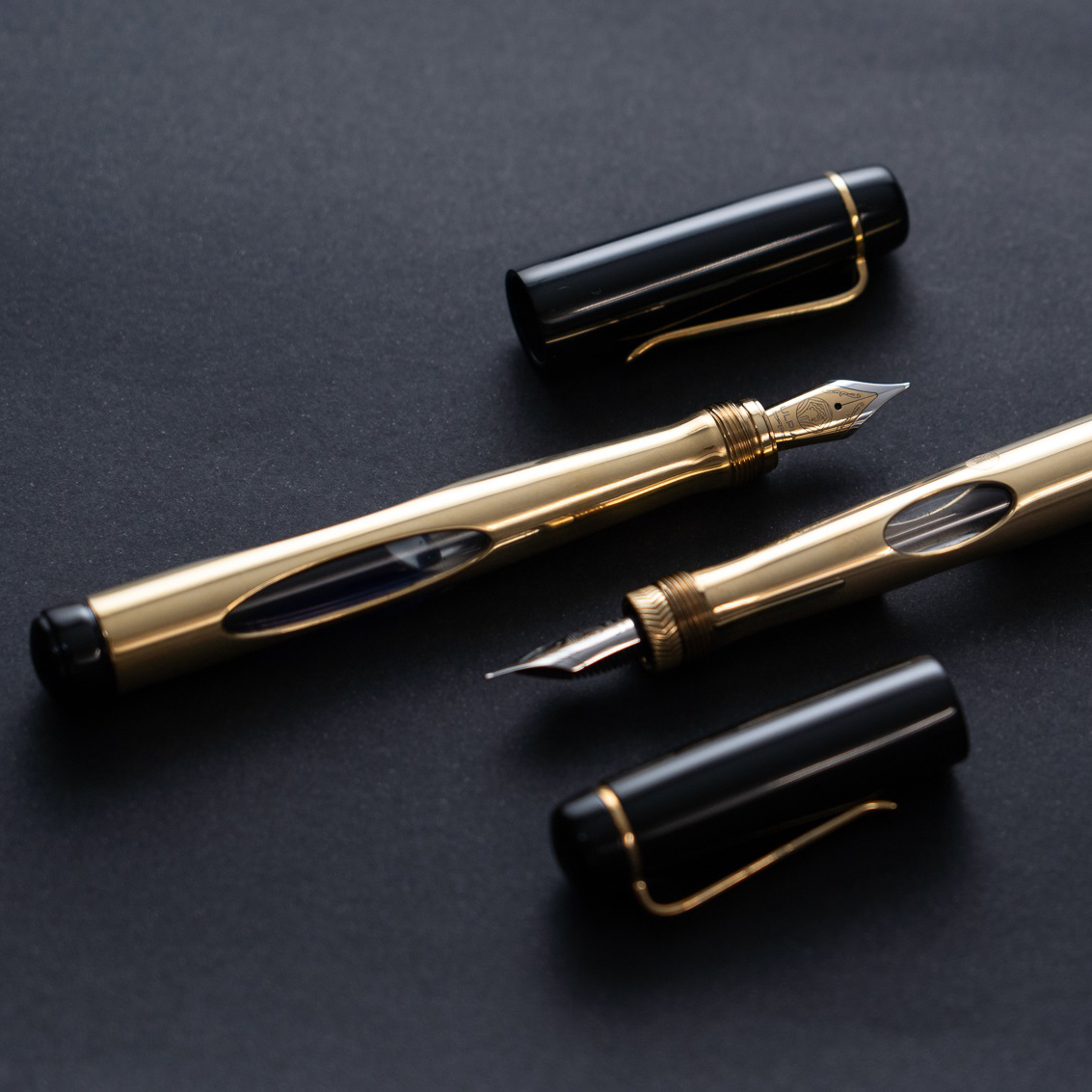 Ulpia Parix Ebonite Black and Brass Mira GT Reservoarpenna