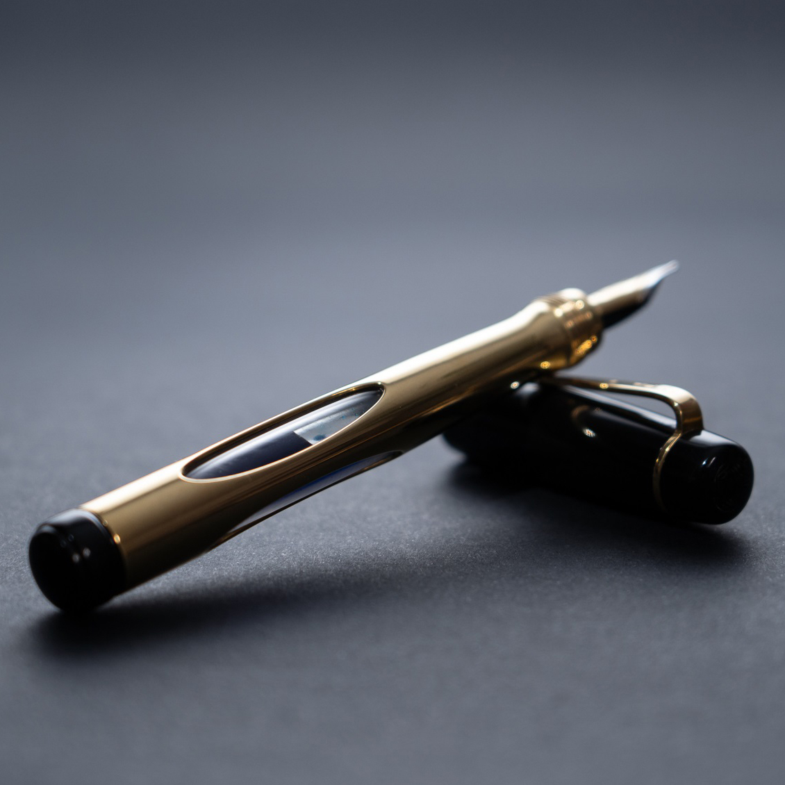Ulpia Parix Ebonite Black and Brass Mira GT Reservoarpenna