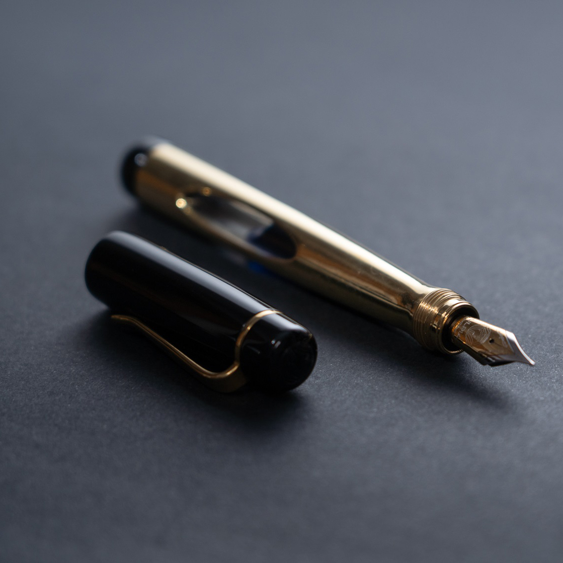 Ulpia Parix Ebonite Black and Brass Mira GT Reservoarpenna