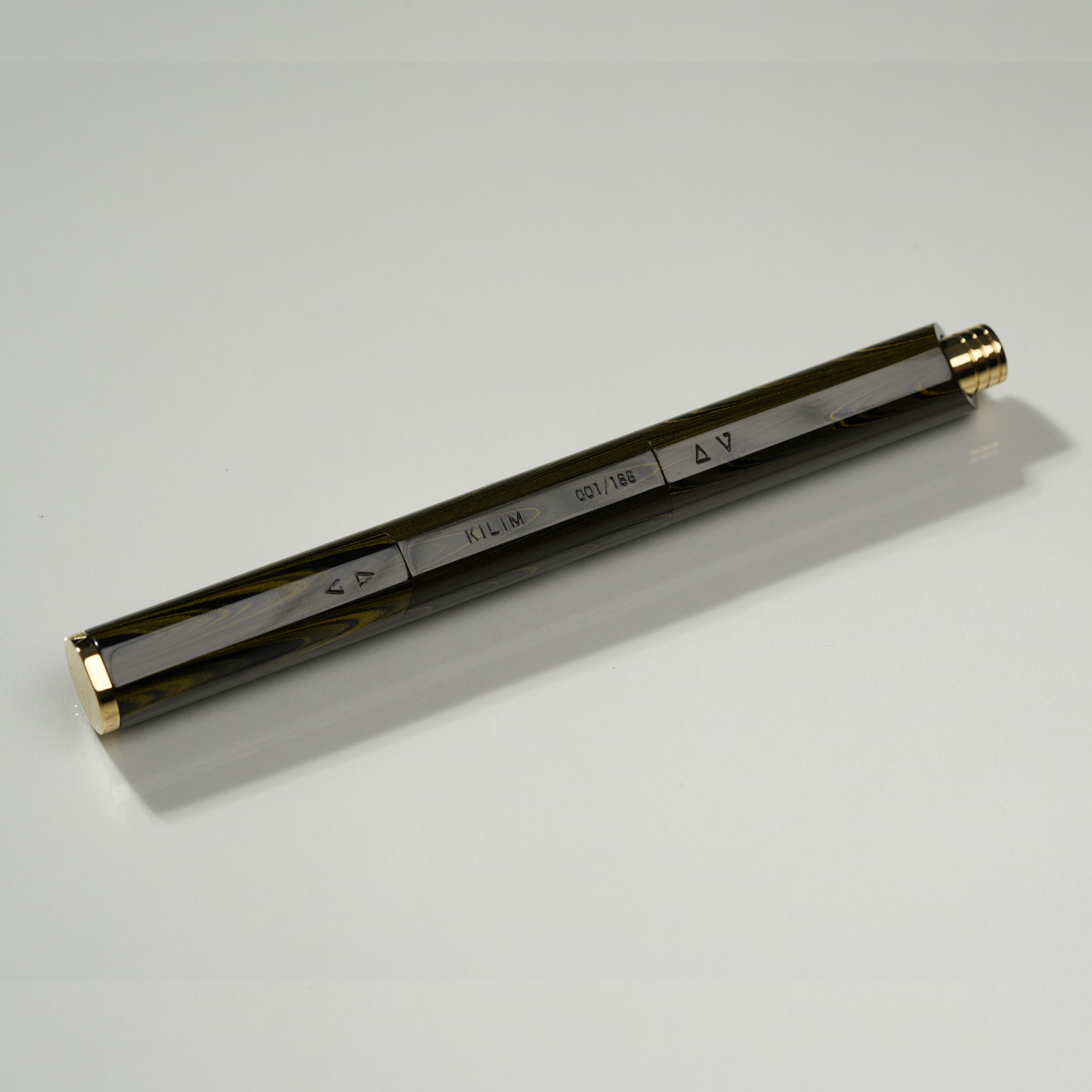 Venvstas Calibro 8 Kilim Ebonite Pióro wieczne
