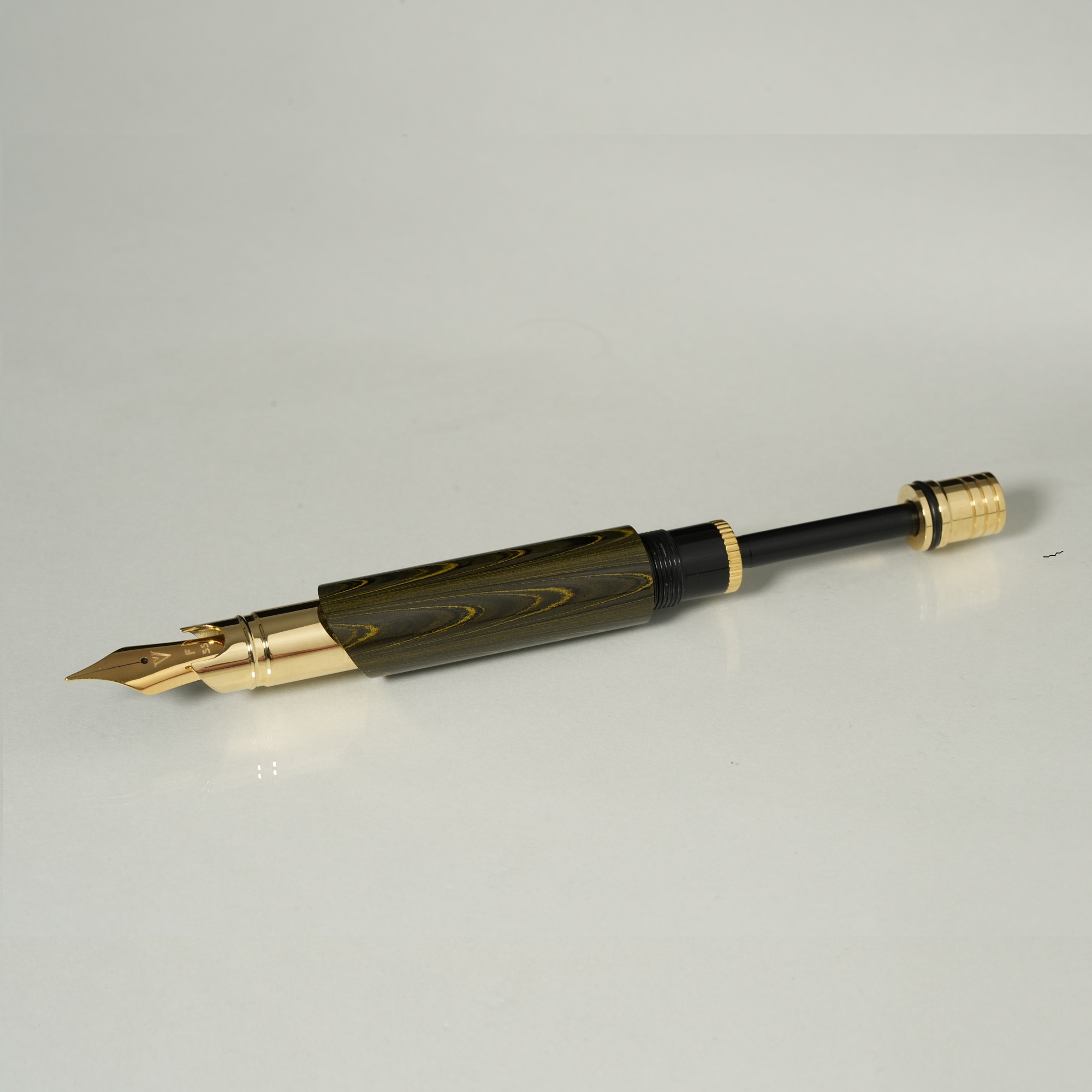 Venvstas Calibro 8 Kilim Ebonite Pióro wieczne