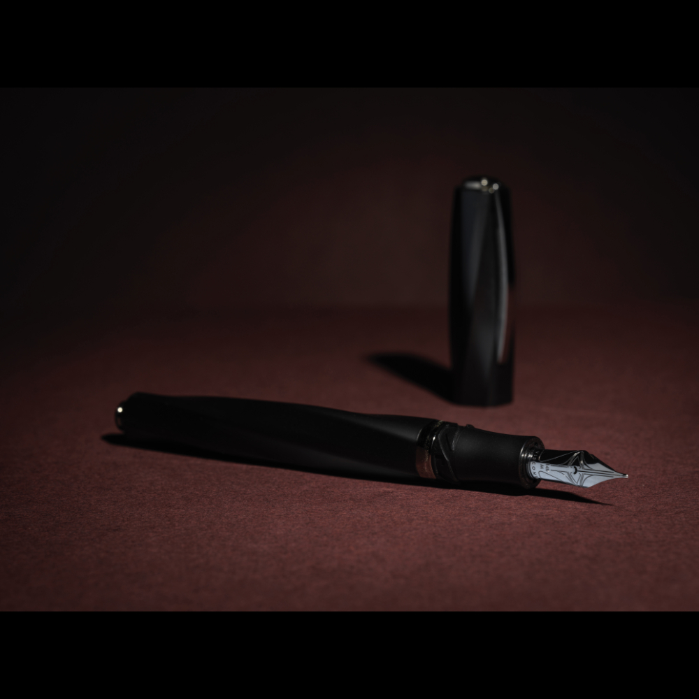 Visconti Divina Matte Black Fountain pen Visconti Divina Matte Black Fountain pen