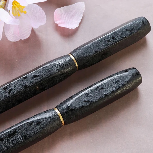 Wancher Densho 6 Facets Tsugaru Shikake Monsha-nuri Fountain Pen Wancher Densho 6 Facets Tsugaru Shikake Monsha-nuri Fountain Pen
