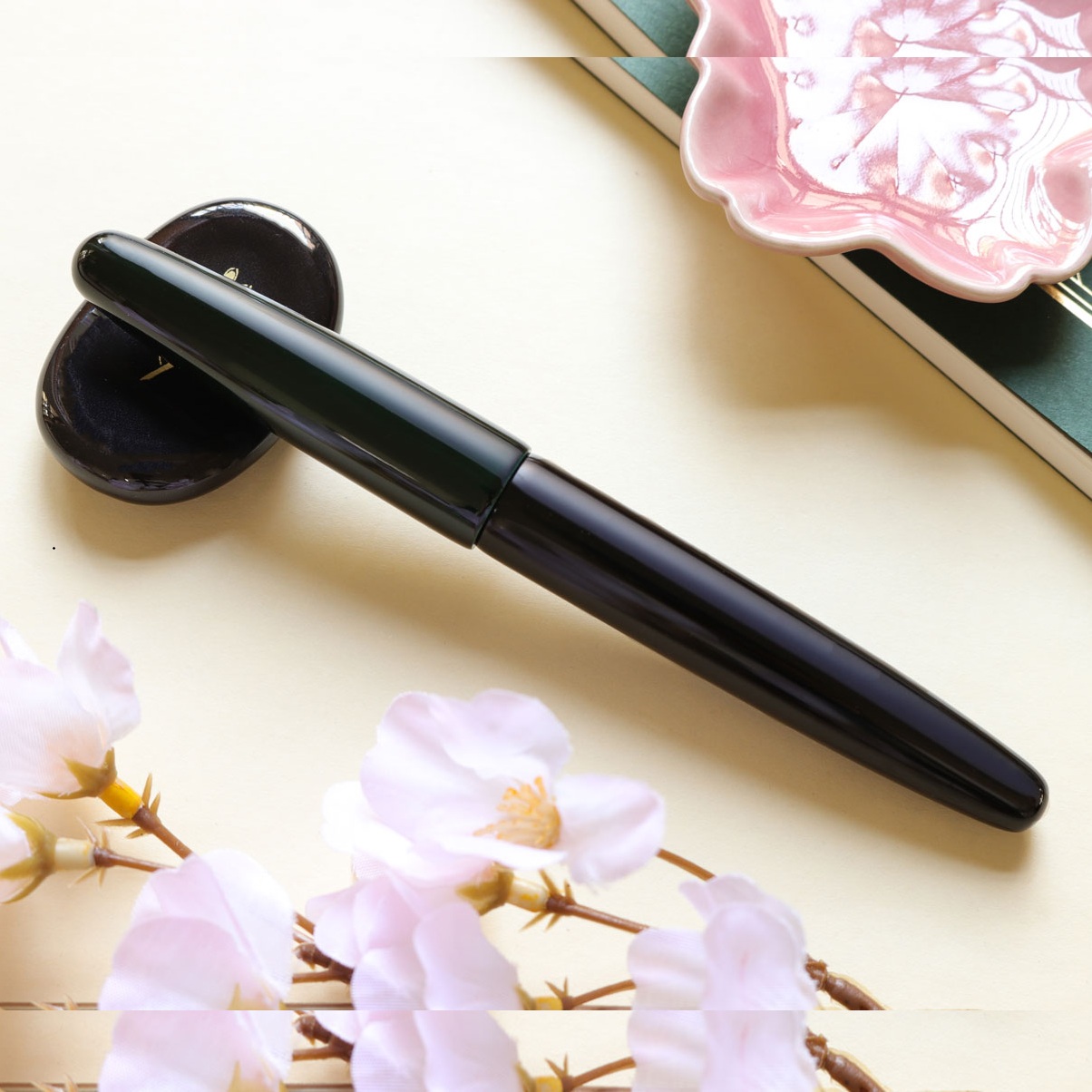 Wancher Dream Pen Aizu Urushi Tamamushi-nuri Midori Caneta de Tinta Permanente