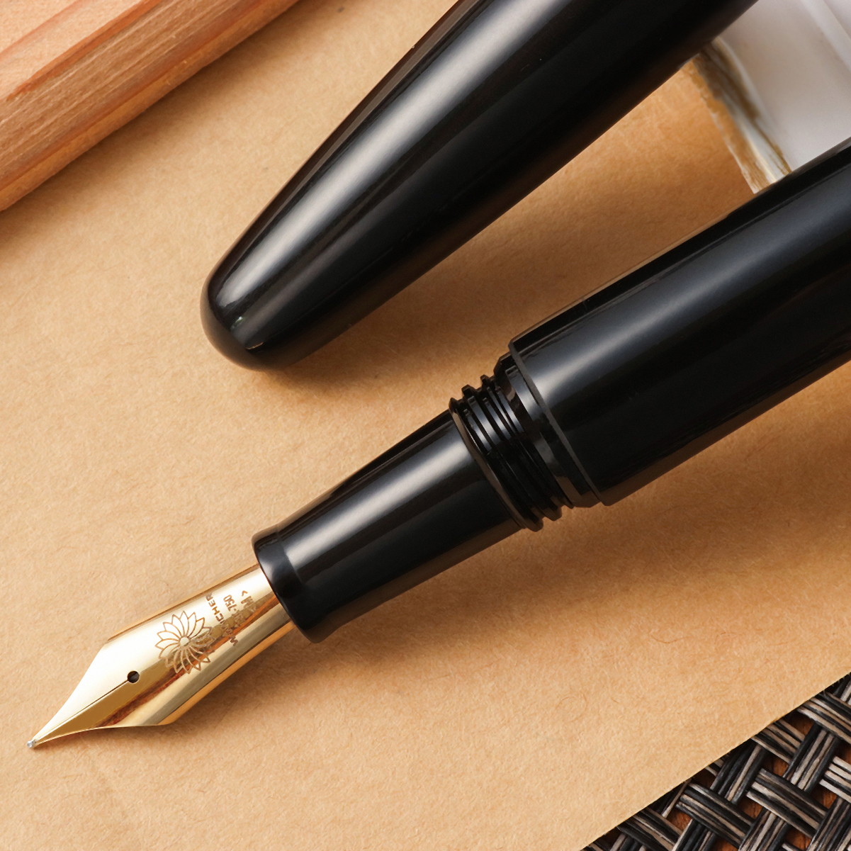 Wancher Dream Pen True Ebonite Silk Black Fountain Pen Wancher Dream Pen True Ebonite Silk Black Fountain Pen