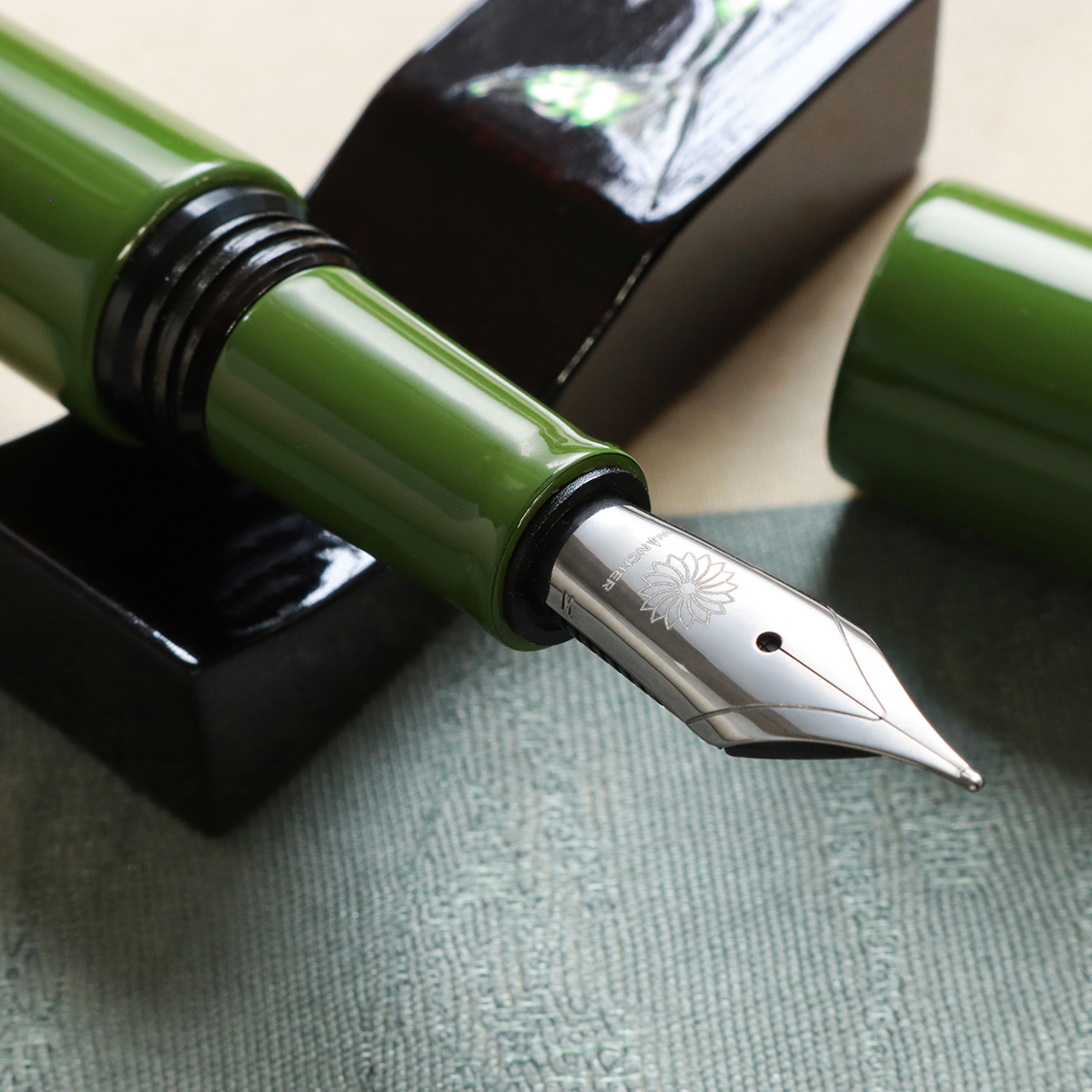 Wancher Dream Pen True Urushi Uguisu-Iro Fountain Pen