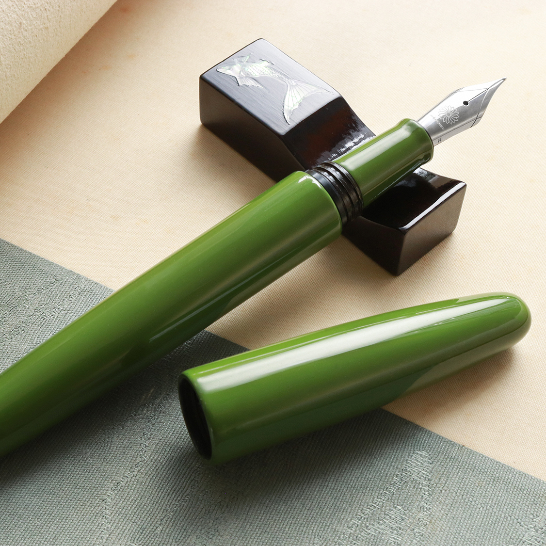 Wancher Dream Pen True Urushi Uguisu-Iro Fountain Pen