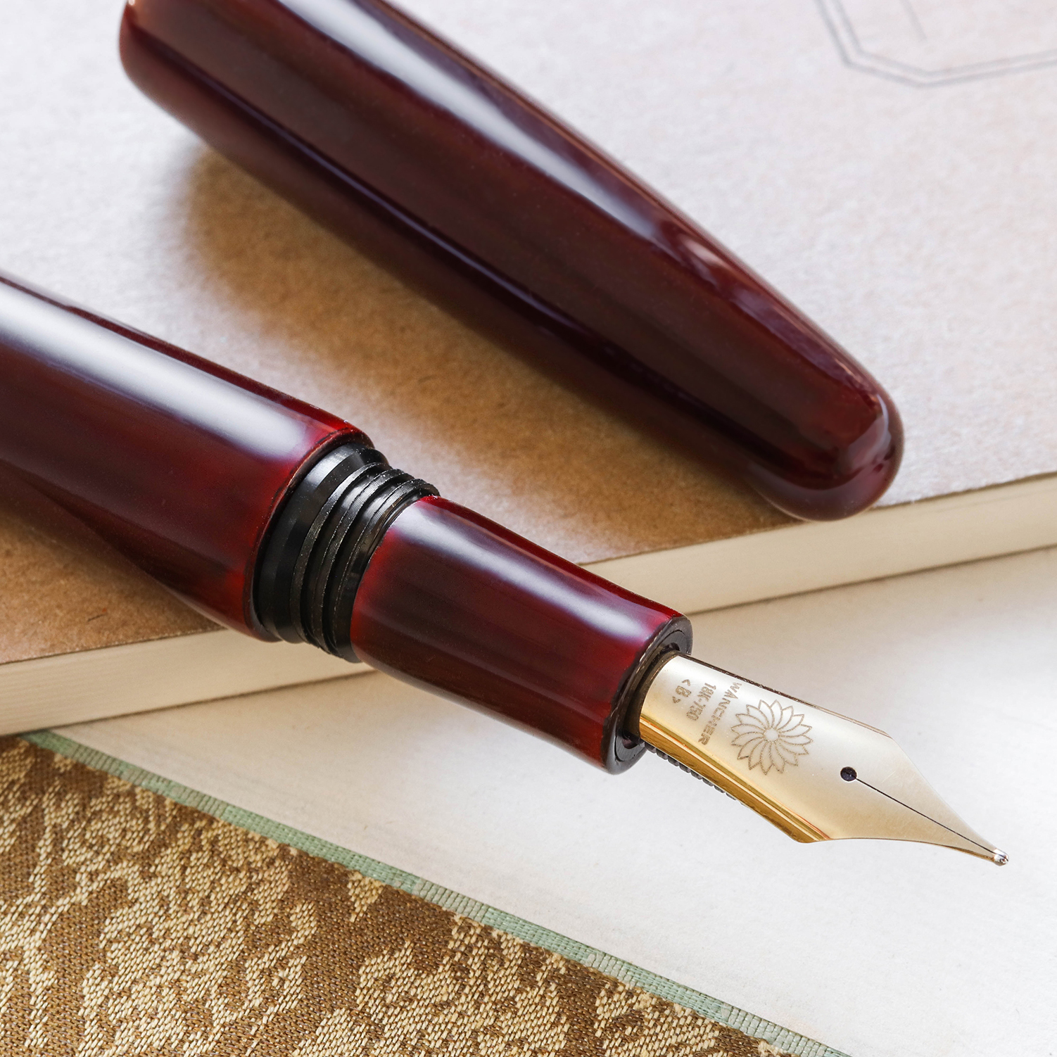 Wancher Dream Pen True Urushi Aka Tamenuri Fountain Pen Wancher Dream Pen True Urushi Aka Tamenuri Fountain Pen