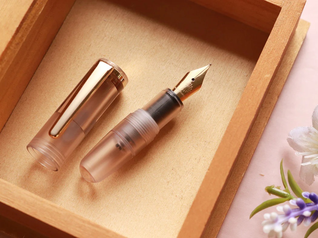 Wancher PuChiCo Frosty Sepia GT Fountain Pen Wancher PuChiCo Frosty Sepia GT Fountain Pen