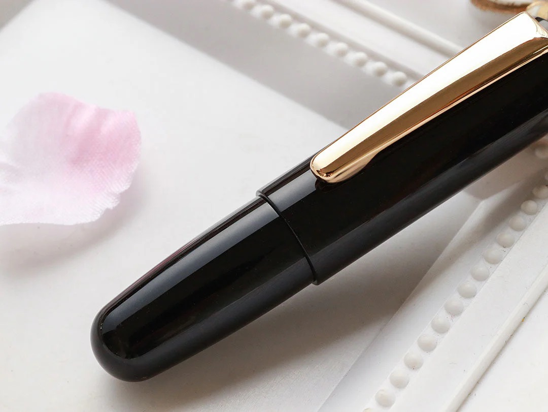 Wancher PuChiCo Penguin Black GT Fountain Pen Wancher PuChiCo Penguin Black GT Fountain Pen