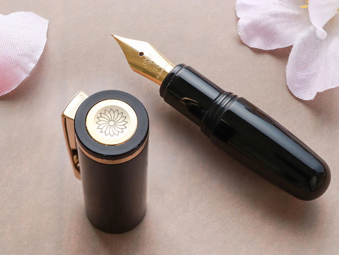 Wancher PuChiCo Penguin Black GT Fountain Pen Wancher PuChiCo Penguin Black GT Fountain Pen