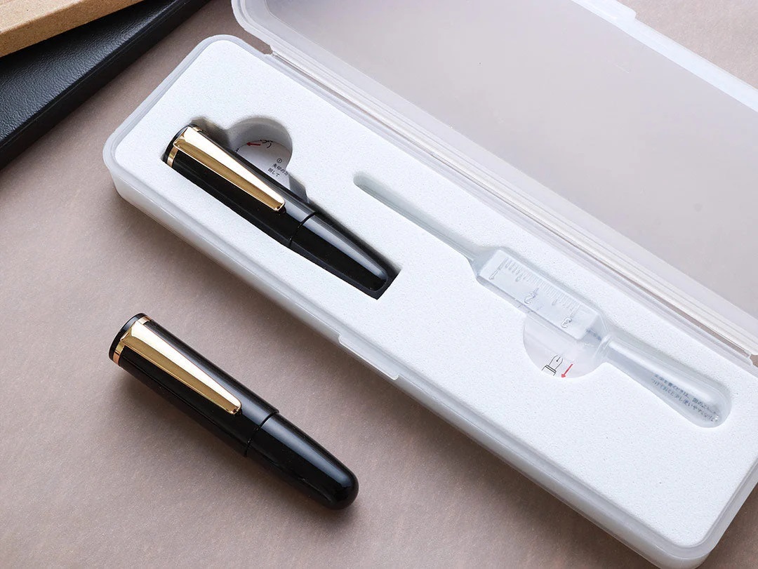 Wancher PuChiCo Penguin Black GT Fountain Pen Wancher PuChiCo Penguin Black GT Fountain Pen