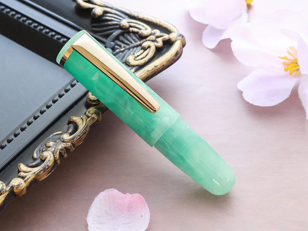 Wancher PuChiCo Tropical Green GT Fountain Pen Wancher PuChiCo Tropical Green GT Fountain Pen