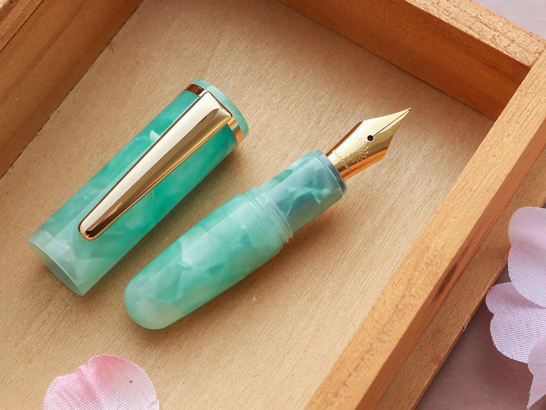 Wancher PuChiCo Tropical Green GT Fountain Pen Wancher PuChiCo Tropical Green GT Fountain Pen