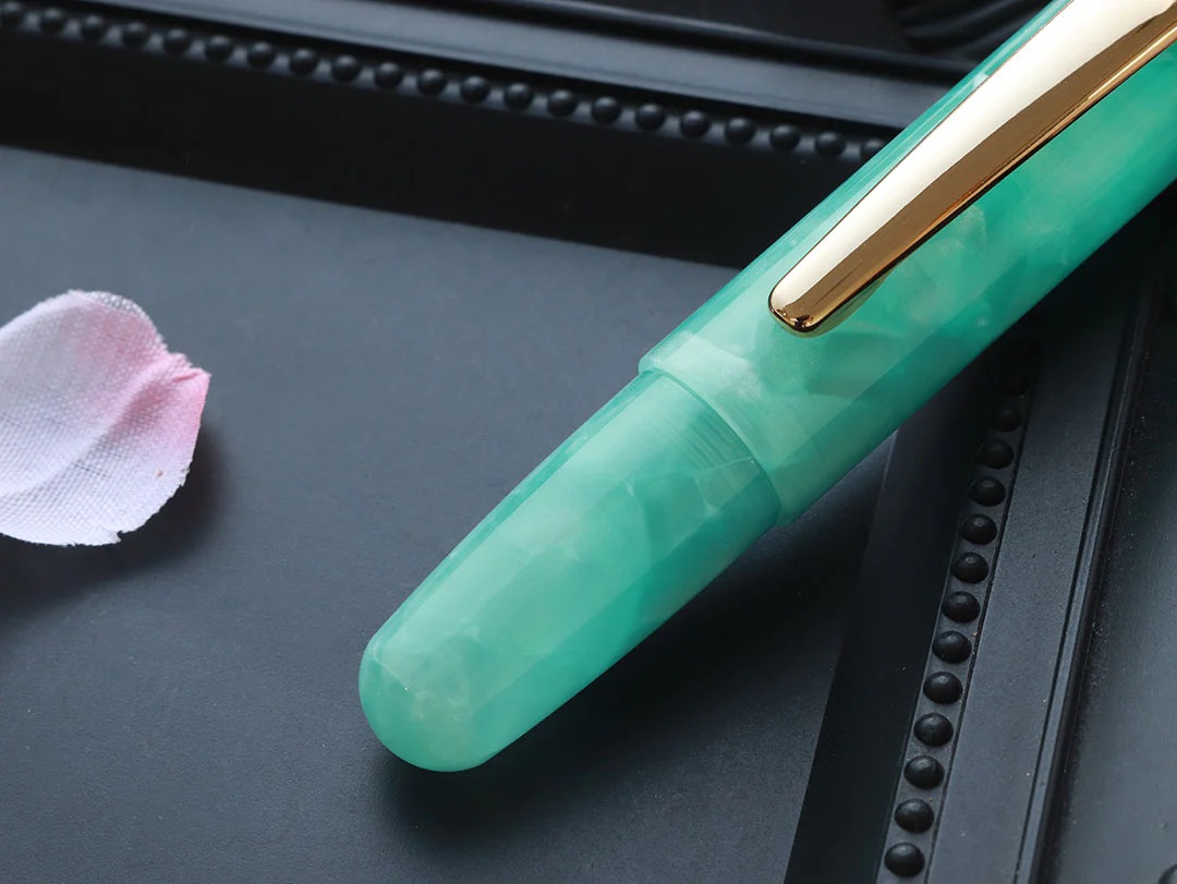Wancher PuChiCo Tropical Green GT Fountain Pen Wancher PuChiCo Tropical Green GT Fountain Pen