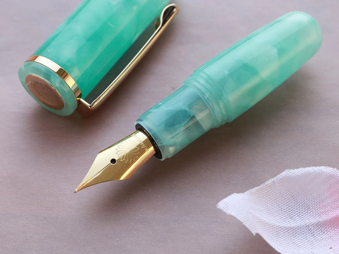 Wancher PuChiCo Tropical Green GT Fountain Pen Wancher PuChiCo Tropical Green GT Fountain Pen