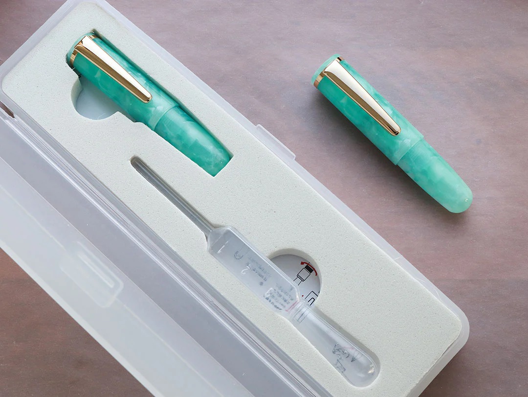 Wancher PuChiCo Tropical Green GT Fountain Pen Wancher PuChiCo Tropical Green GT Fountain Pen