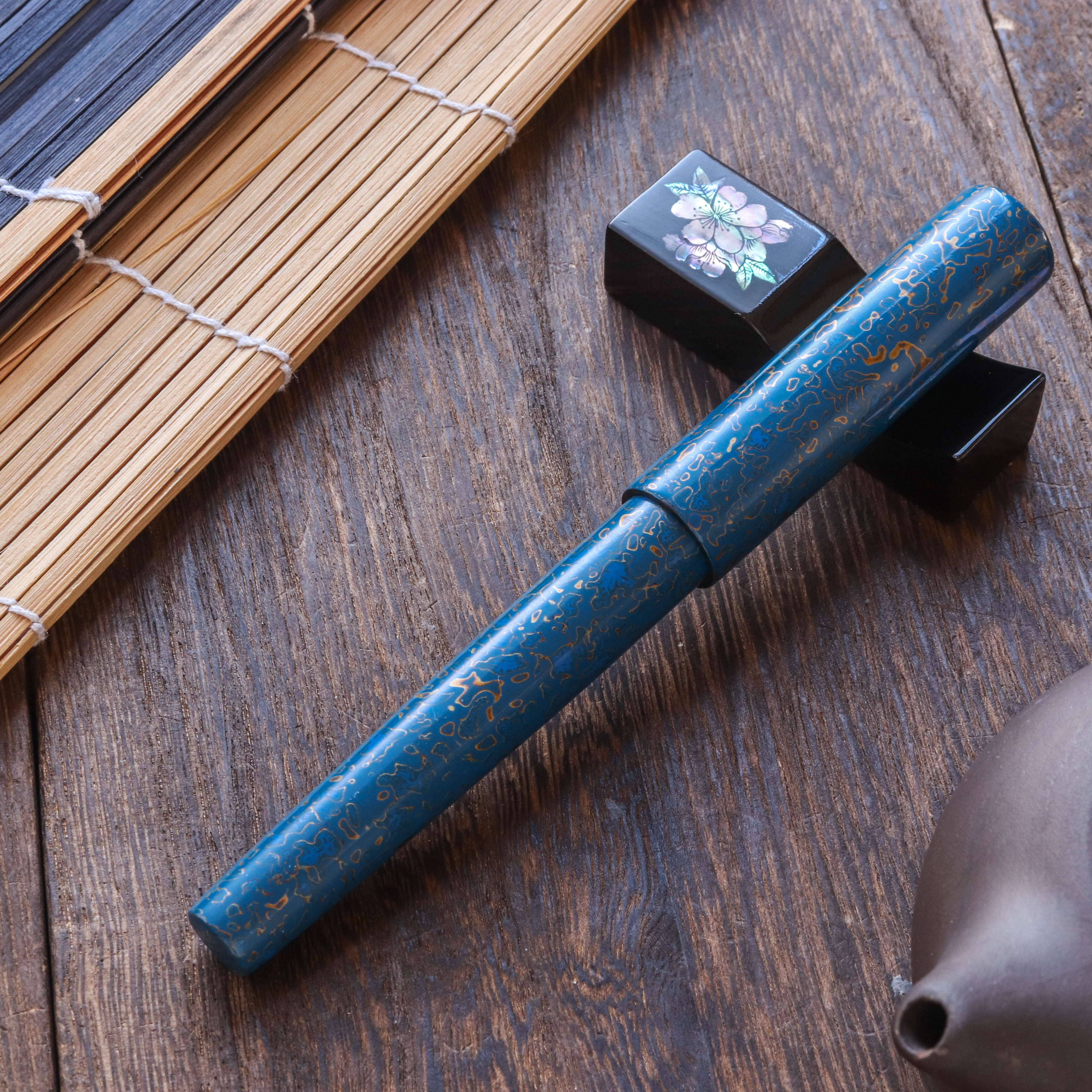 Wancher Sekai Saihi Urushi Ao-age Original Fountain Pen Wancher Sekai Saihi Urushi Ao-age Original Fountain Pen