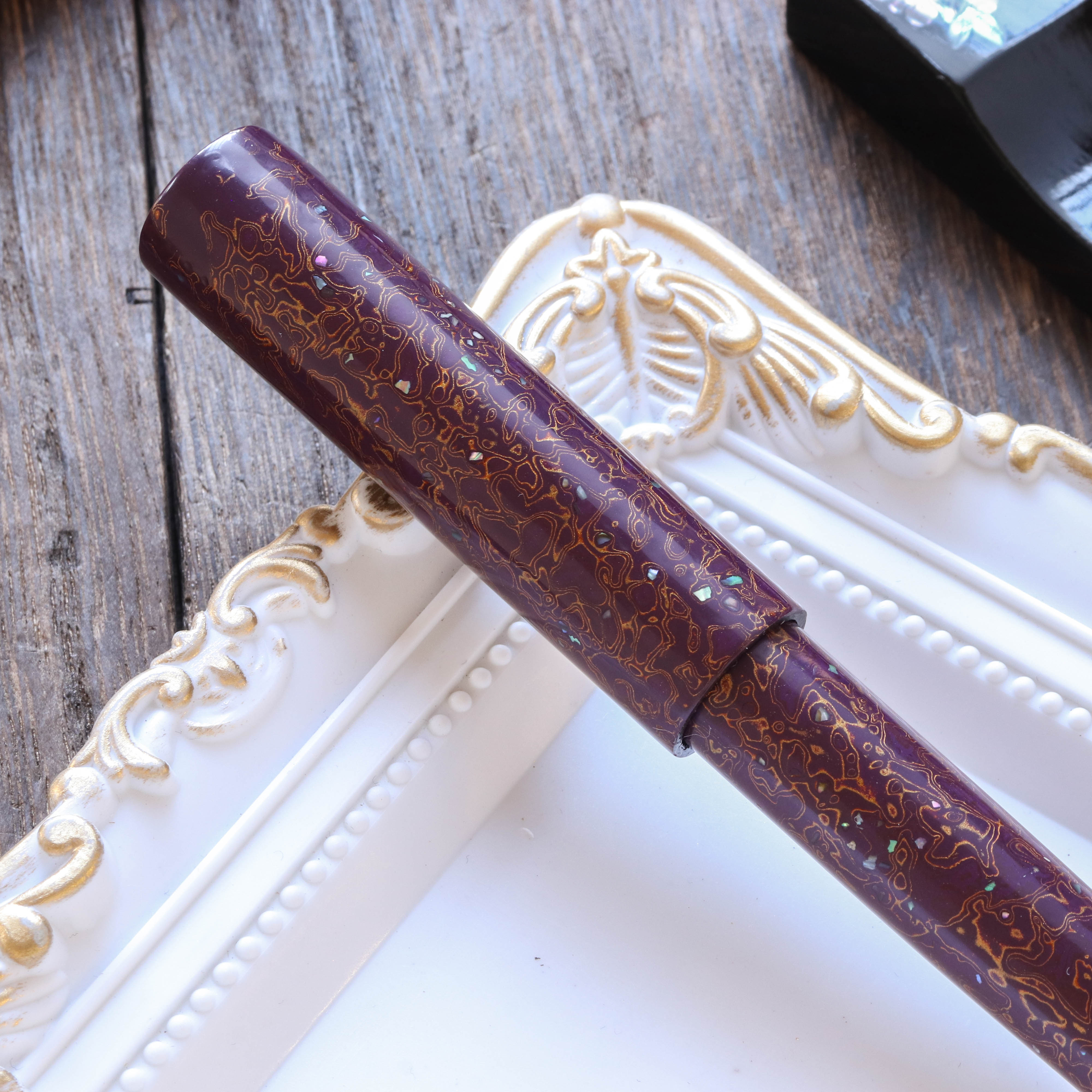 Wancher Sekai Saihi Urushi Murasaki-age Raden Caneta de Tinta Permanente