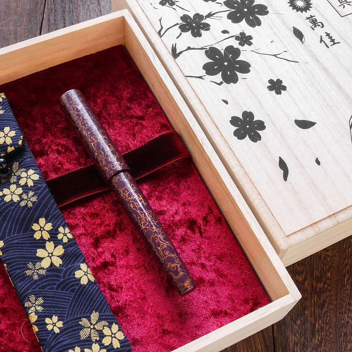 Wancher Sekai Saihi Urushi Murasaki-age Original Caneta de Tinta Permanente