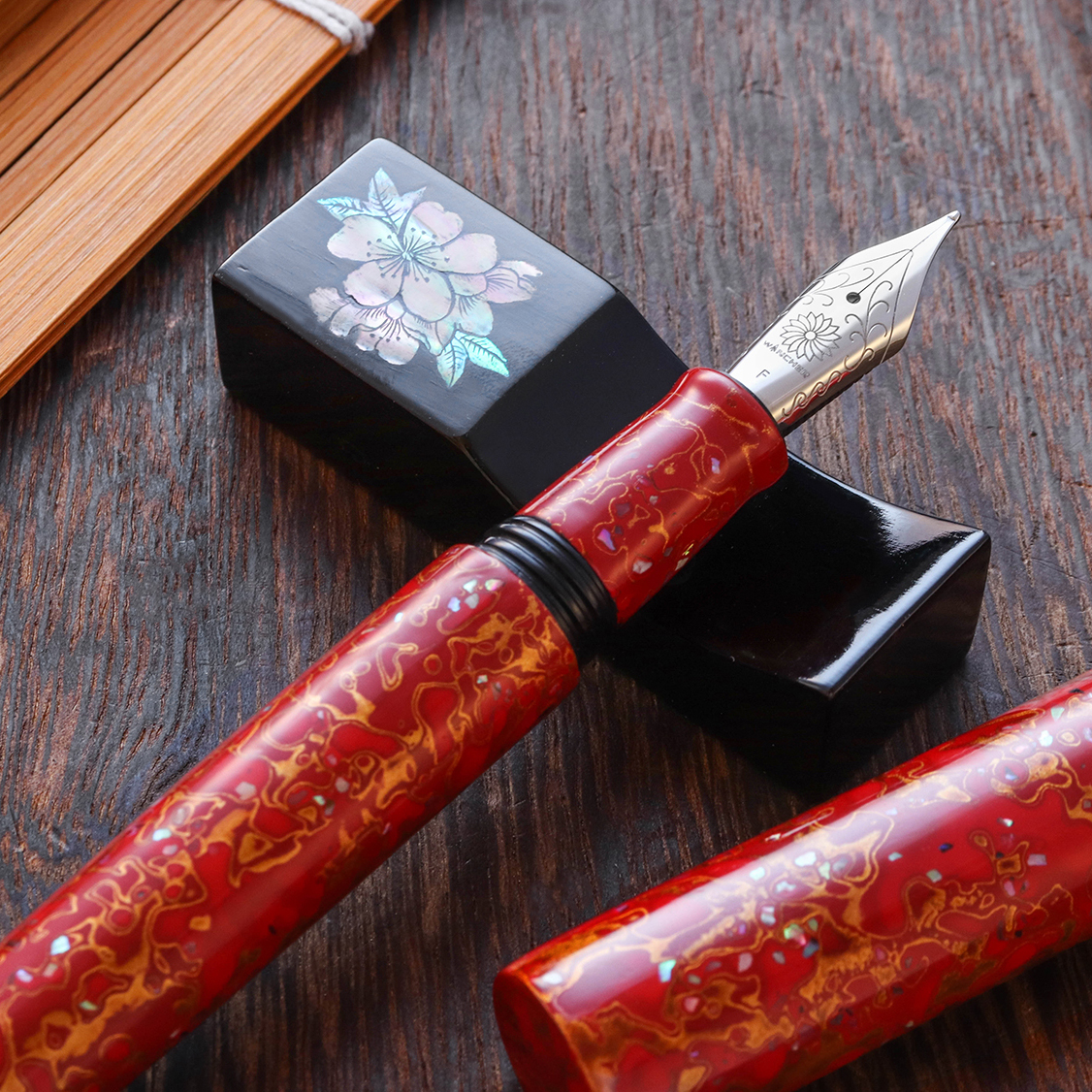 Wancher Sekai Saihi Urushi Aka-age Raden Caneta de Tinta Permanente