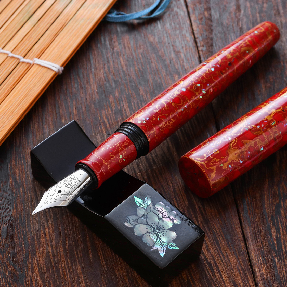 Wancher Sekai Saihi Urushi Aka-age Raden Caneta de Tinta Permanente