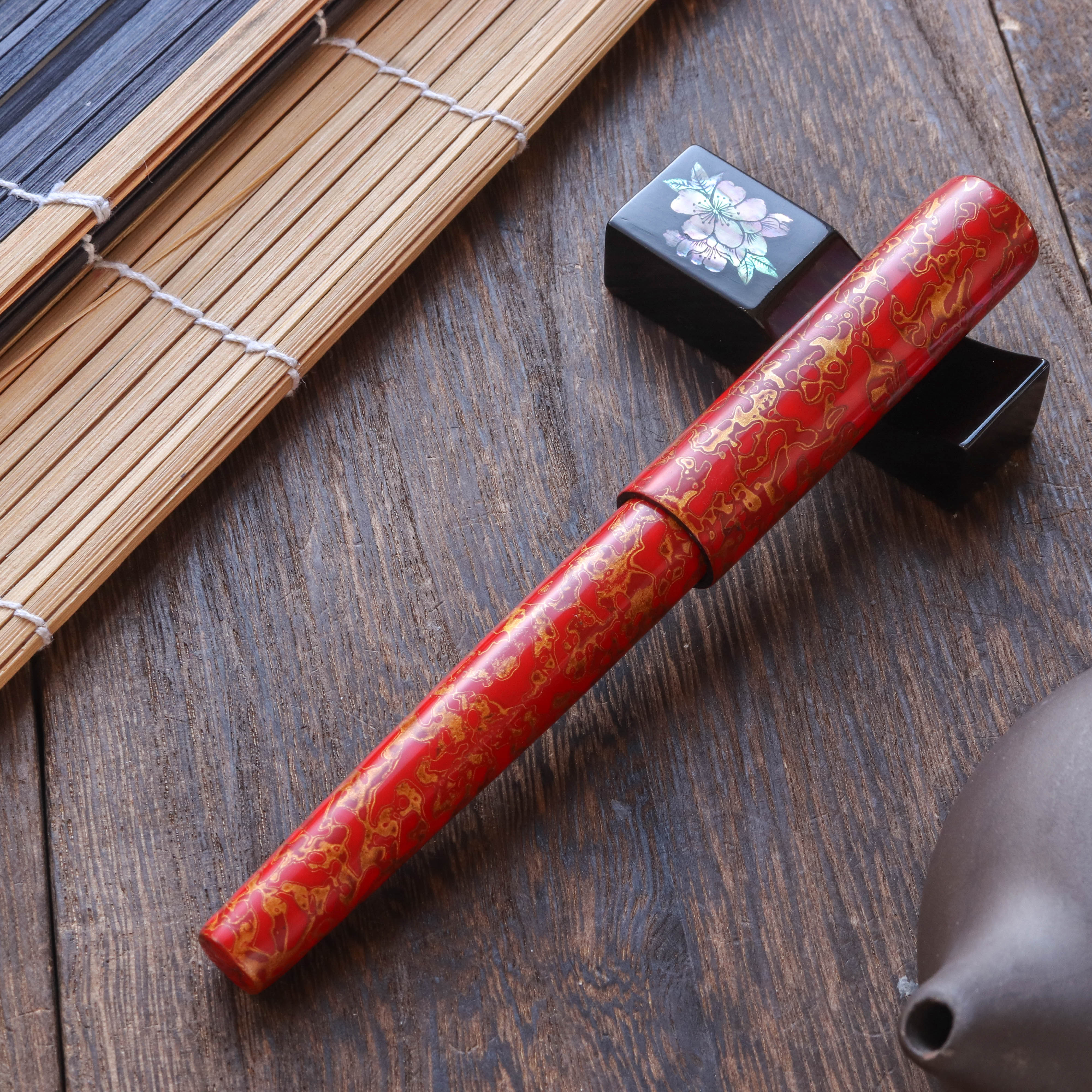 Wancher Sekai Saihi Urushi Aka-age Original Fountain Pen Wancher Sekai Saihi Urushi Aka-age Original Fountain Pen